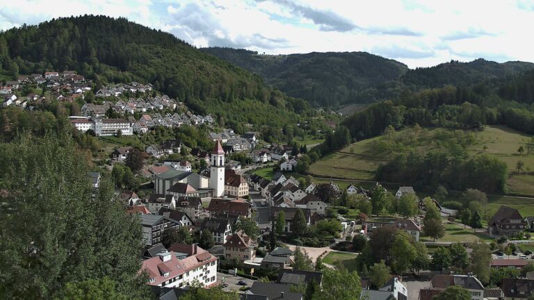 Dieses Bild zeigt eine Webcam-Aufnahme von Ottenhöfen, aufgenommen am Montag, den 07.09.2026 um 16:10 Uhr