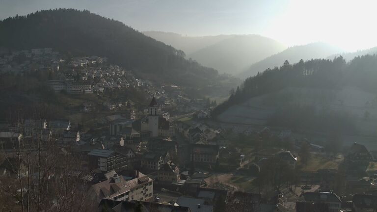 Dieses Bild zeigt eine Webcam-Aufnahme von Ottenhöfen, aufgenommen am Samstag, den 27.12.2025 um 13:40 Uhr