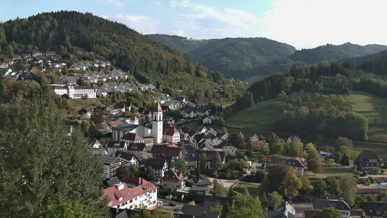 Dieses Bild zeigt eine Webcam-Aufnahme von Ottenhöfen, aufgenommen am Mittwoch, den 30.09.2026 um 17:10 Uhr