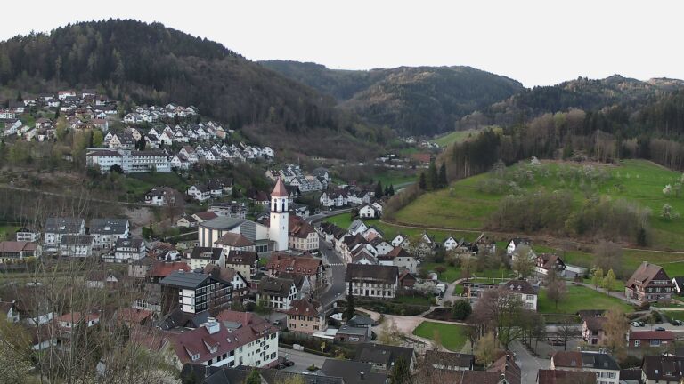 Dieses Bild zeigt eine Webcam-Aufnahme von Ottenhöfen, aufgenommen am Donnerstag, den 09.04.2026 um 07:30 Uhr