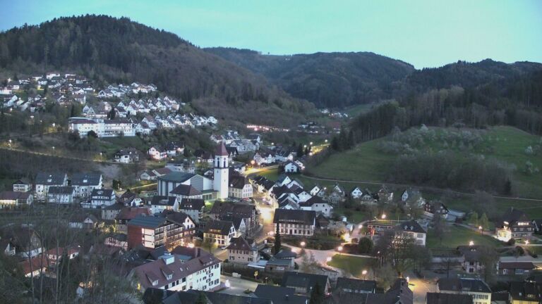 Dieses Bild zeigt eine Webcam-Aufnahme von Ottenhöfen, aufgenommen am Donnerstag, den 09.04.2026 um 20:40 Uhr