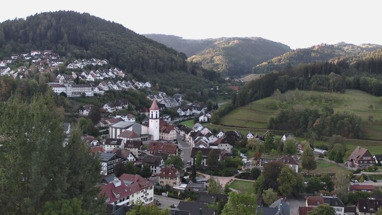 Dieses Bild zeigt eine Webcam-Aufnahme von Ottenhöfen, aufgenommen am Donnerstag, den 17.09.2026 um 08:00 Uhr
