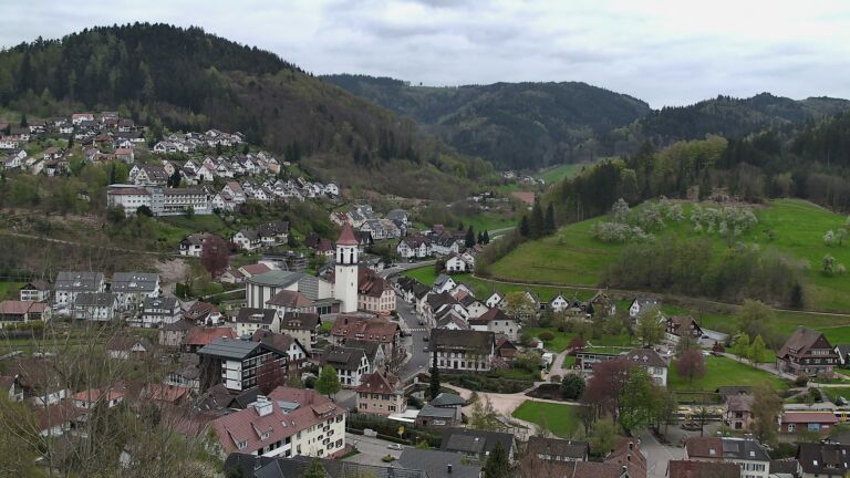 Dieses Bild zeigt eine Webcam-Aufnahme von Ottenhöfen, aufgenommen am Mittwoch, den 15.04.2026 um 17:40 Uhr