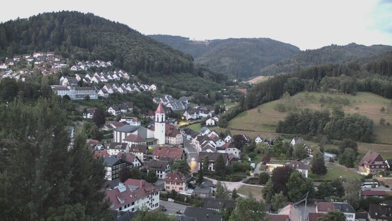 Dieses Bild zeigt eine Webcam-Aufnahme von Ottenhöfen, aufgenommen am Donnerstag, den 09.07.2026 um 05:00 Uhr