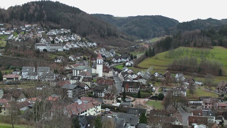 Dieses Bild zeigt eine Webcam-Aufnahme von Ottenhöfen, aufgenommen am Freitag, den 19.12.2025 um 09:10 Uhr