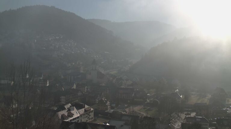 Dieses Bild zeigt eine Webcam-Aufnahme von Ottenhöfen, aufgenommen am Sonntag, den 28.12.2025 um 13:20 Uhr