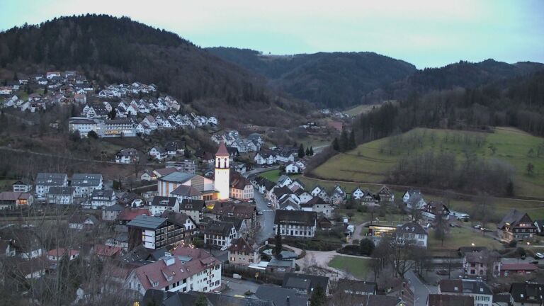 Dieses Bild zeigt eine Webcam-Aufnahme von Ottenhöfen, aufgenommen am Mittwoch, den 18.02.2026 um 18:00 Uhr