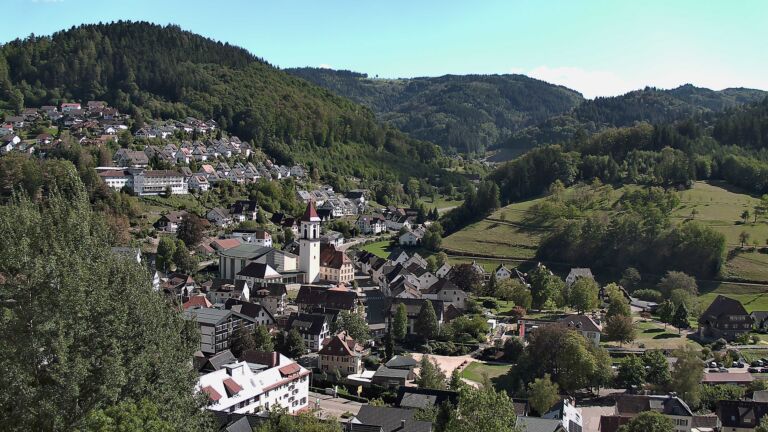 Dieses Bild zeigt eine Webcam-Aufnahme von Ottenhöfen, aufgenommen am Samstag, den 12.09.2026 um 15:30 Uhr