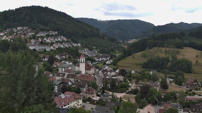 Dieses Bild zeigt eine Webcam-Aufnahme von Ottenhöfen, aufgenommen am Donnerstag, den 16.07.2026 um 14:00 Uhr