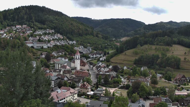 Dieses Bild zeigt eine Webcam-Aufnahme von Ottenhöfen, aufgenommen am Freitag, den 28.08.2026 um 14:40 Uhr
