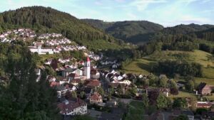 Dieses Bild zeigt eine Webcam-Aufnahme von Ottenhöfen, aufgenommen am Montag, den 01.06.2026 um 20:00 Uhr