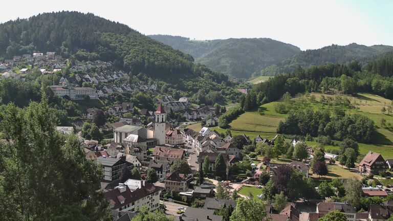 Dieses Bild zeigt eine Webcam-Aufnahme von Ottenhöfen, aufgenommen am Montag, den 25.05.2026 um 10:20 Uhr
