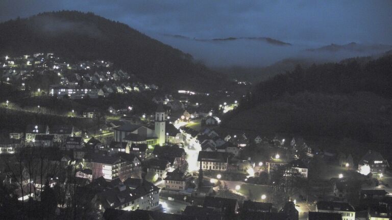 Dieses Bild zeigt eine Webcam-Aufnahme von Ottenhöfen, aufgenommen am Sonntag, den 12.04.2026 um 20:50 Uhr