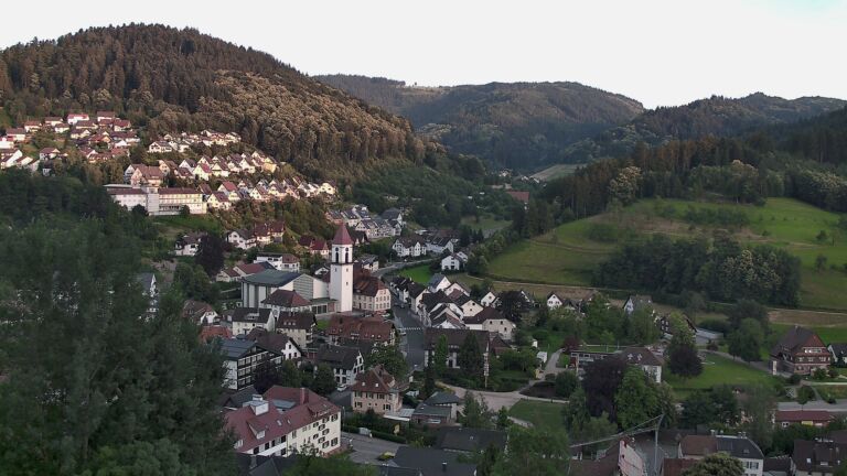 Dieses Bild zeigt eine Webcam-Aufnahme von Ottenhöfen, aufgenommen am Montag, den 22.06.2026 um 21:00 Uhr