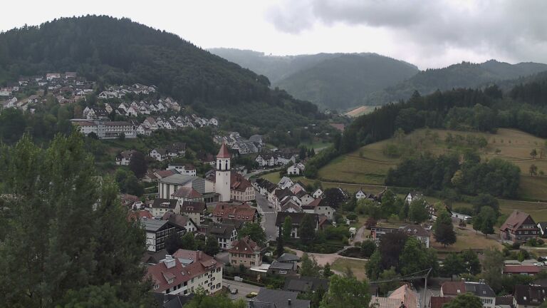 Dieses Bild zeigt eine Webcam-Aufnahme von Ottenhöfen, aufgenommen am Sonntag, den 19.07.2026 um 09:50 Uhr