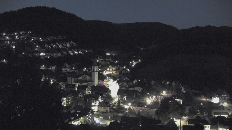 Dieses Bild zeigt eine Webcam-Aufnahme von Ottenhöfen, aufgenommen am Freitag, den 07.08.2026 um 05:00 Uhr