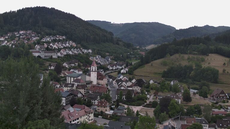 Dieses Bild zeigt eine Webcam-Aufnahme von Ottenhöfen, aufgenommen am Freitag, den 31.07.2026 um 19:50 Uhr