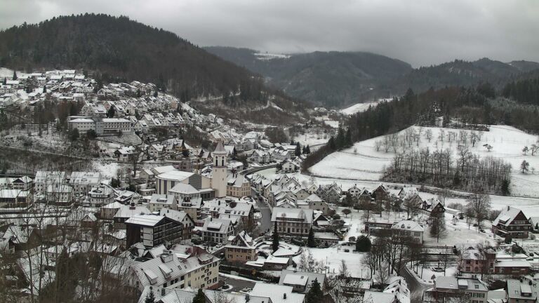 Dieses Bild zeigt eine Webcam-Aufnahme von Ottenhöfen, aufgenommen am Freitag, den 02.01.2026 um 10:20 Uhr