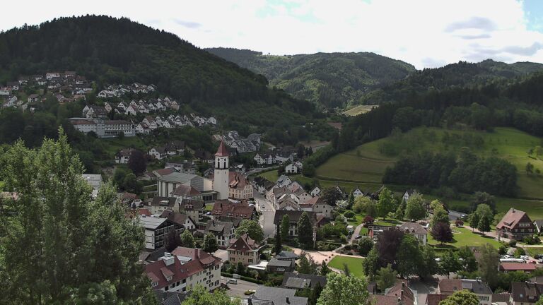 Dieses Bild zeigt eine Webcam-Aufnahme von Ottenhöfen, aufgenommen am Sonntag, den 07.06.2026 um 11:50 Uhr