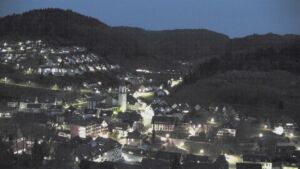 Dieses Bild zeigt eine Webcam-Aufnahme von Ottenhöfen, aufgenommen am Freitag, den 10.04.2026 um 20:50 Uhr