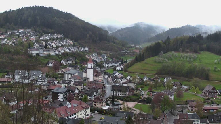 Dieses Bild zeigt eine Webcam-Aufnahme von Ottenhöfen, aufgenommen am Sonntag, den 12.04.2026 um 07:00 Uhr