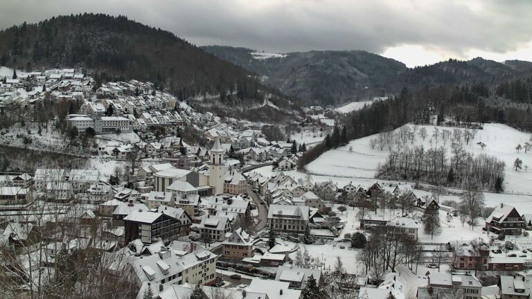 Dieses Bild zeigt eine Webcam-Aufnahme von Ottenhöfen, aufgenommen am Samstag, den 03.01.2026 um 10:30 Uhr