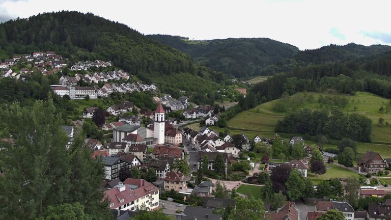 Dieses Bild zeigt eine Webcam-Aufnahme von Ottenhöfen, aufgenommen am Mittwoch, den 03.06.2026 um 18:40 Uhr