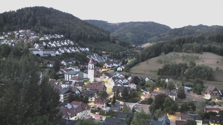 Dieses Bild zeigt eine Webcam-Aufnahme von Ottenhöfen, aufgenommen am Donnerstag, den 13.08.2026 um 05:40 Uhr