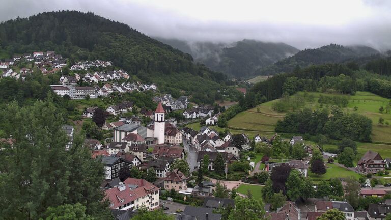 Dieses Bild zeigt eine Webcam-Aufnahme von Ottenhöfen, aufgenommen am Donnerstag, den 11.06.2026 um 09:10 Uhr