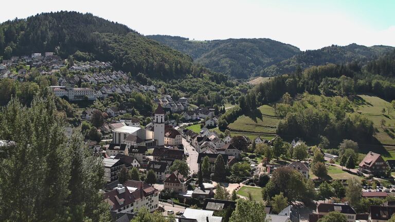 Dieses Bild zeigt eine Webcam-Aufnahme von Ottenhöfen, aufgenommen am Dienstag, den 15.09.2026 um 12:00 Uhr