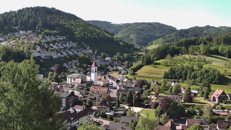 Dieses Bild zeigt eine Webcam-Aufnahme von Ottenhöfen, aufgenommen am Freitag, den 22.05.2026 um 09:10 Uhr