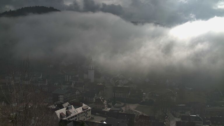 Dieses Bild zeigt eine Webcam-Aufnahme von Ottenhöfen, aufgenommen am Montag, den 02.02.2026 um 13:30 Uhr