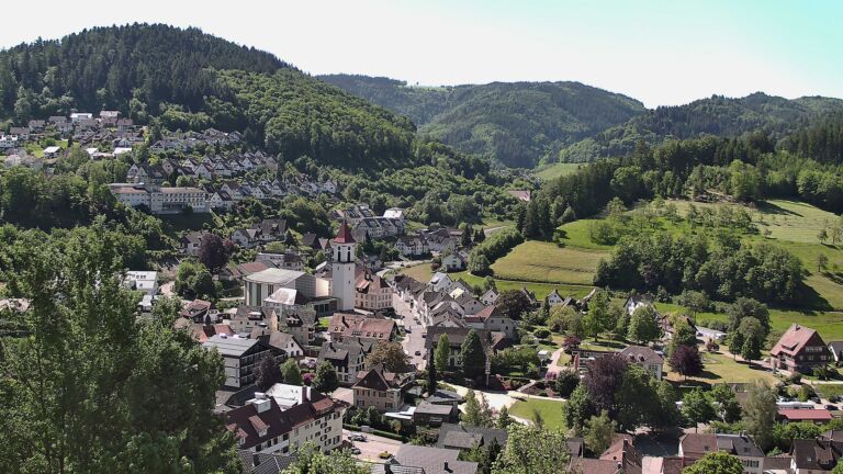 Dieses Bild zeigt eine Webcam-Aufnahme von Ottenhöfen, aufgenommen am Freitag, den 22.05.2026 um 11:00 Uhr