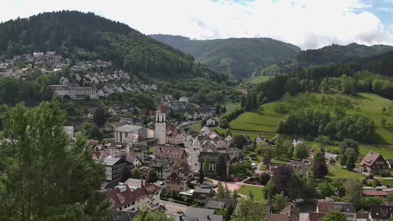Dieses Bild zeigt eine Webcam-Aufnahme von Ottenhöfen, aufgenommen am Samstag, den 16.05.2026 um 11:10 Uhr