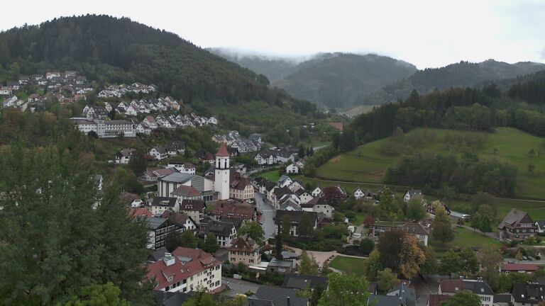 Dieses Bild zeigt eine Webcam-Aufnahme von Ottenhöfen, aufgenommen am Samstag, den 17.10.2026 um 16:50 Uhr