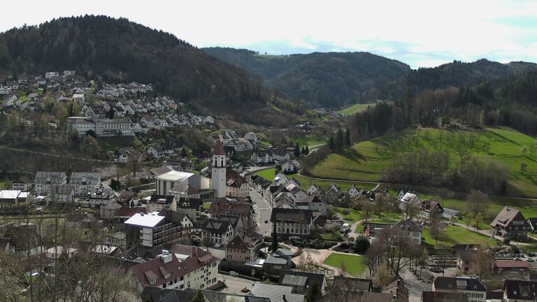 Dieses Bild zeigt eine Webcam-Aufnahme von Ottenhöfen, aufgenommen am Sonntag, den 05.04.2026 um 11:30 Uhr