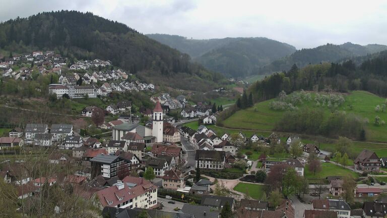 Dieses Bild zeigt eine Webcam-Aufnahme von Ottenhöfen, aufgenommen am Dienstag, den 14.04.2026 um 15:20 Uhr