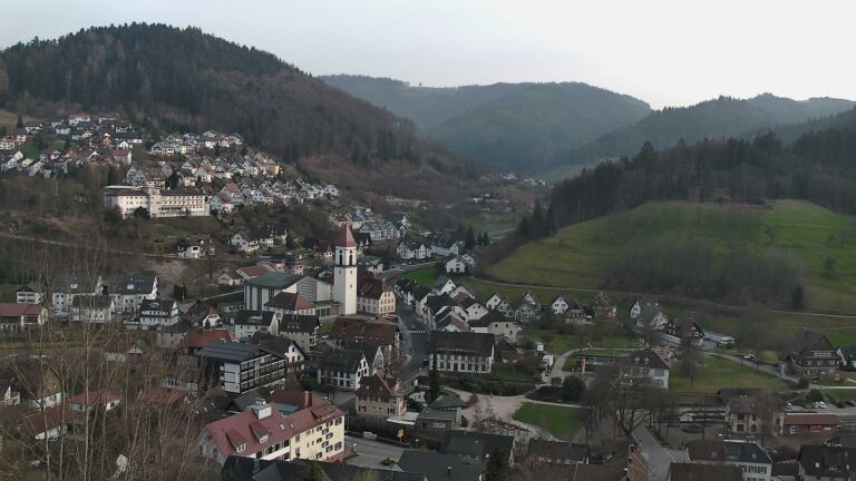 Dieses Bild zeigt eine Webcam-Aufnahme von Ottenhöfen, aufgenommen am Sonntag, den 08.03.2026 um 17:30 Uhr