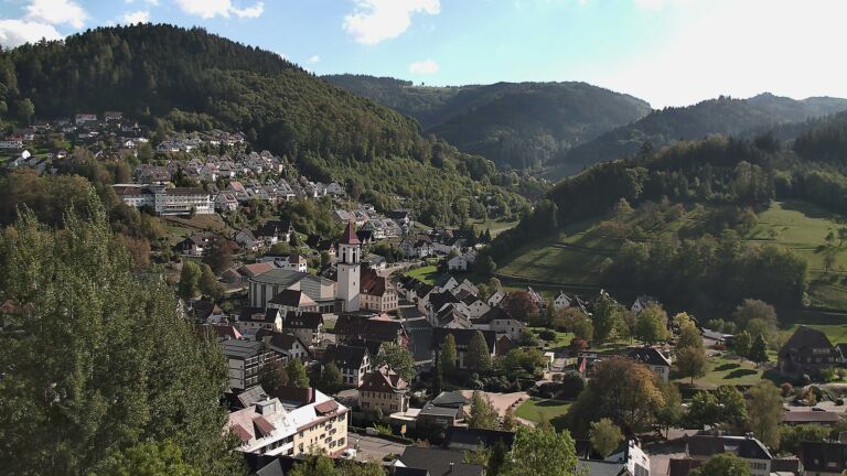 Dieses Bild zeigt eine Webcam-Aufnahme von Ottenhöfen, aufgenommen am Mittwoch, den 14.10.2026 um 15:00 Uhr
