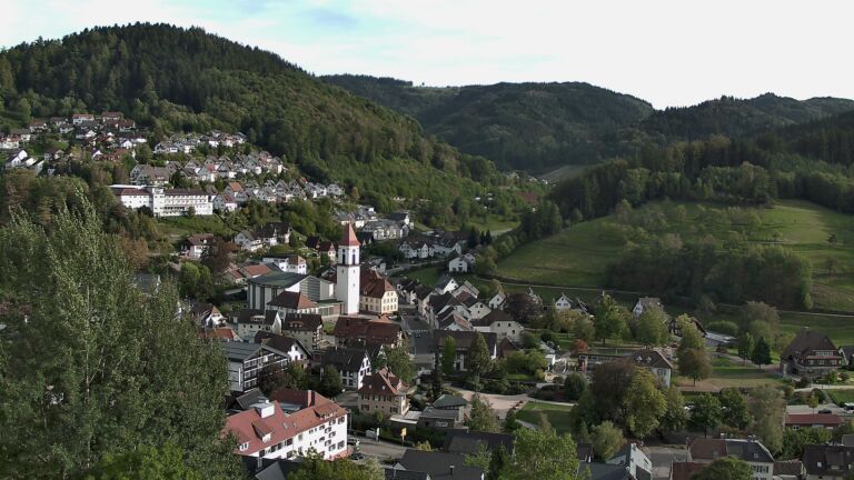 Dieses Bild zeigt eine Webcam-Aufnahme von Ottenhöfen, aufgenommen am Montag, den 21.09.2026 um 17:30 Uhr