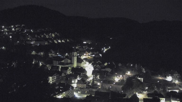 Dieses Bild zeigt eine Webcam-Aufnahme von Ottenhöfen, aufgenommen am Samstag, den 15.08.2026 um 05:00 Uhr