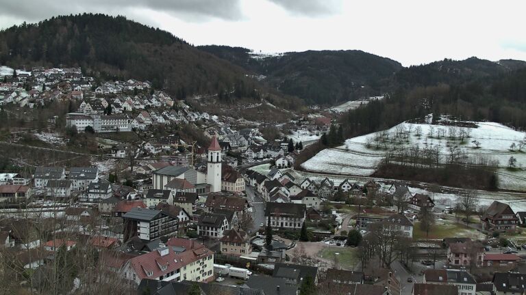 Dieses Bild zeigt eine Webcam-Aufnahme von Ottenhöfen, aufgenommen am Freitag, den 09.01.2026 um 09:20 Uhr