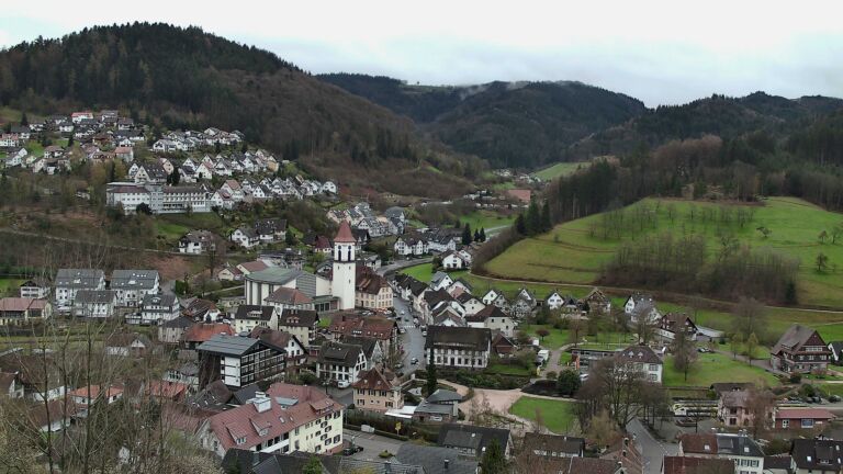 Dieses Bild zeigt eine Webcam-Aufnahme von Ottenhöfen, aufgenommen am Samstag, den 04.04.2026 um 11:20 Uhr