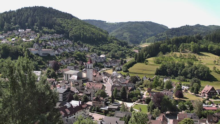 Dieses Bild zeigt eine Webcam-Aufnahme von Ottenhöfen, aufgenommen am Freitag, den 29.05.2026 um 10:50 Uhr
