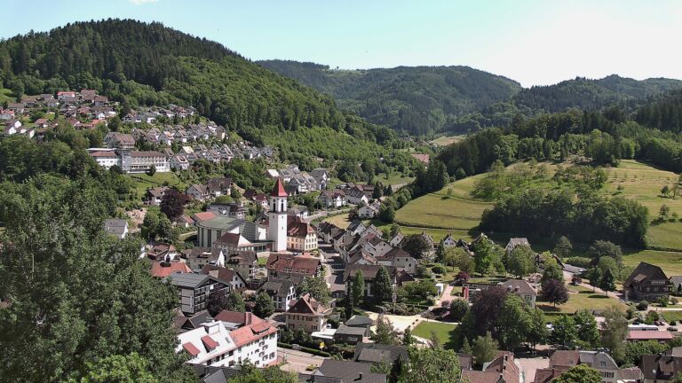 Dieses Bild zeigt eine Webcam-Aufnahme von Ottenhöfen, aufgenommen am Freitag, den 29.05.2026 um 15:40 Uhr