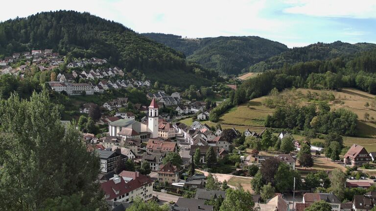 Dieses Bild zeigt eine Webcam-Aufnahme von Ottenhöfen, aufgenommen am Freitag, den 17.07.2026 um 09:20 Uhr