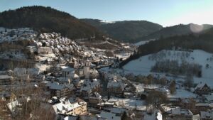 Dieses Bild zeigt eine Webcam-Aufnahme von Ottenhöfen, aufgenommen am Mittwoch, den 07.01.2026 um 14:40 Uhr