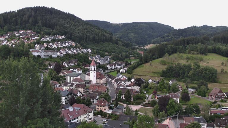 Dieses Bild zeigt eine Webcam-Aufnahme von Ottenhöfen, aufgenommen am Dienstag, den 07.07.2026 um 06:30 Uhr