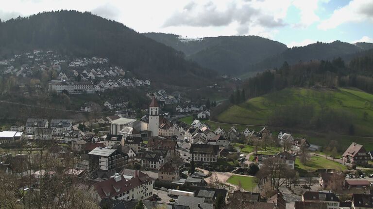 Dieses Bild zeigt eine Webcam-Aufnahme von Ottenhöfen, aufgenommen am Mittwoch, den 01.04.2026 um 10:50 Uhr