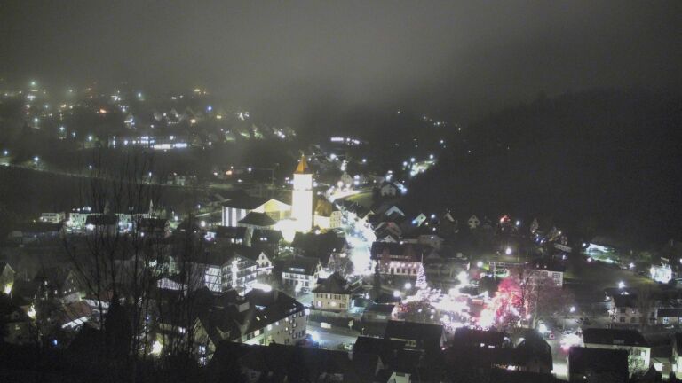 Dieses Bild zeigt eine Webcam-Aufnahme von Ottenhöfen, aufgenommen am Samstag, den 13.12.2025 um 18:20 Uhr